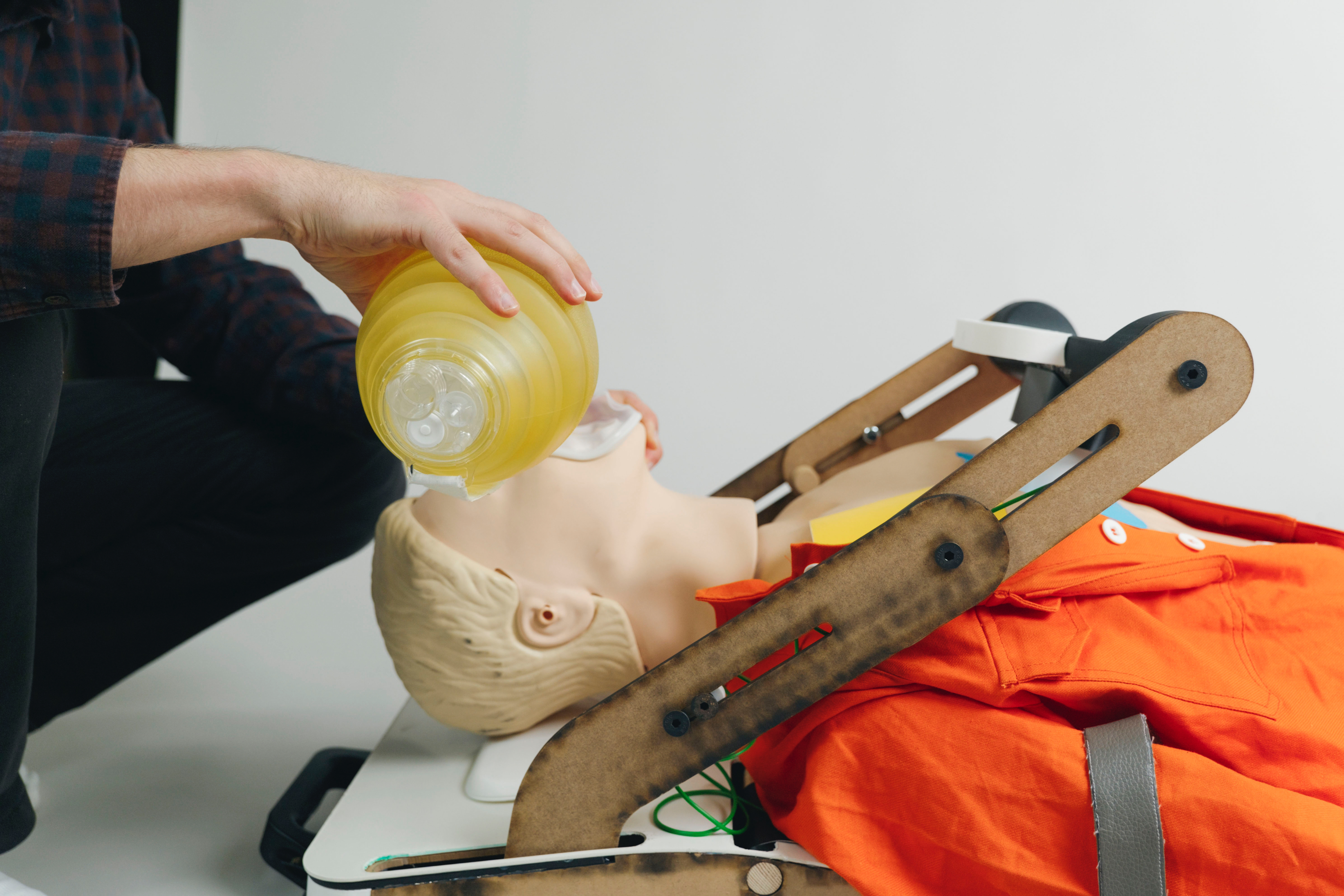 Hands-on interaction with prototype device components